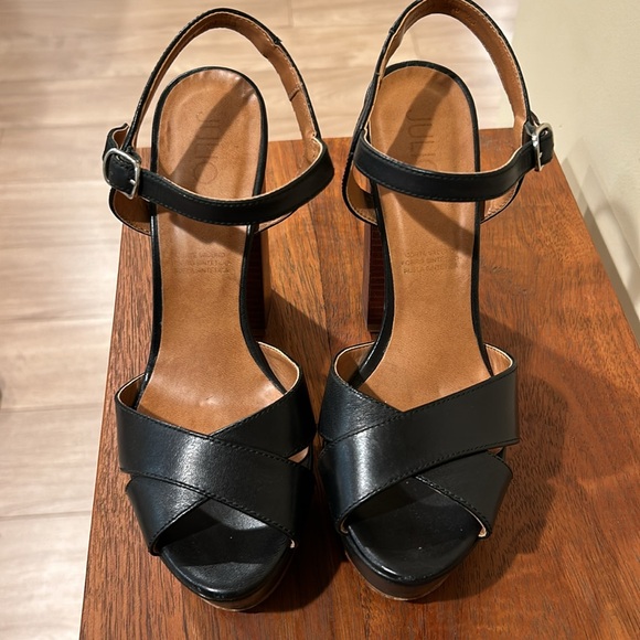 JULIO leather heels . - Picture 5 of 5